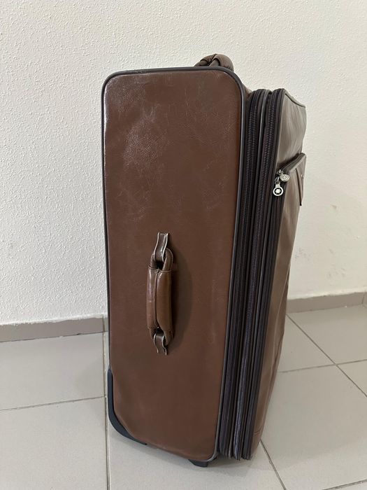 Продам Кожаный чемодан