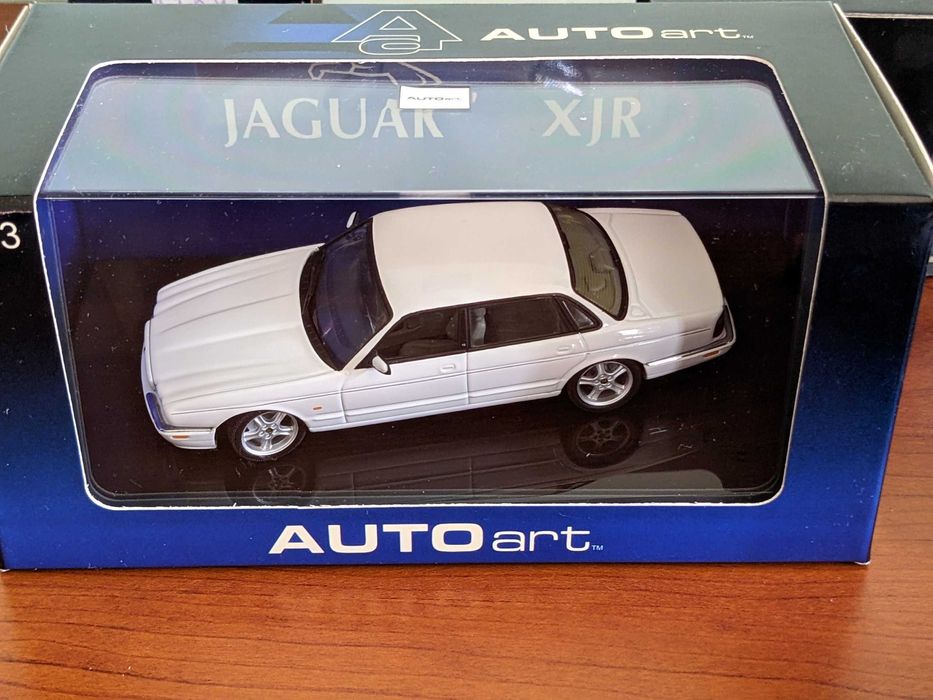Коллекционная модель Jaguar XJR, масштаб 1:43