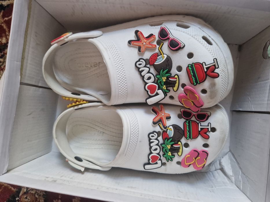 Резиновая обувь на девочку