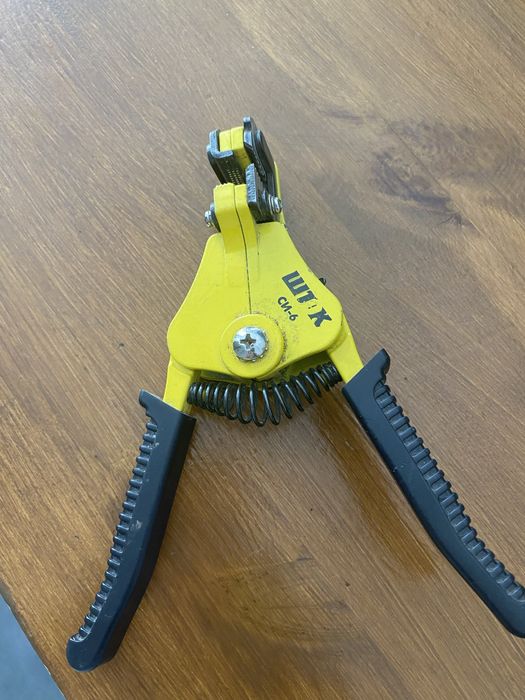 Шипцы для зачистки электроповода