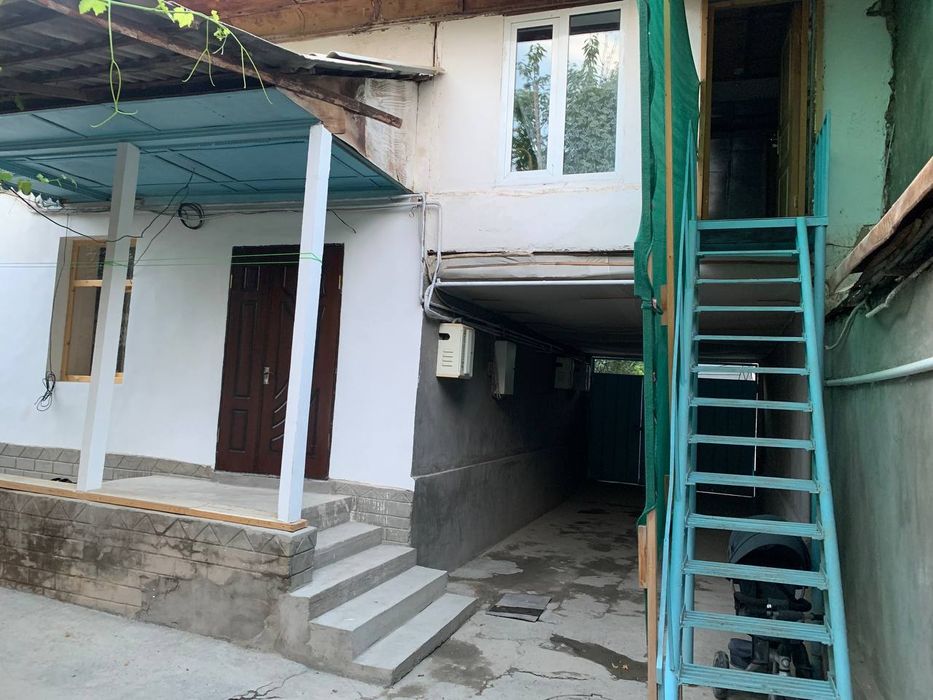 Uy sotiladi yer narxida