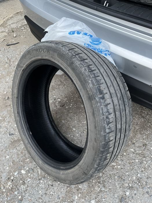 Продам комплект шин б/у 245/45/19 hankook