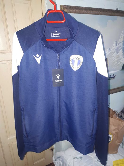Bluza Petrolul Ploiesti --  Banii merg la un baiat bolnav de cancer