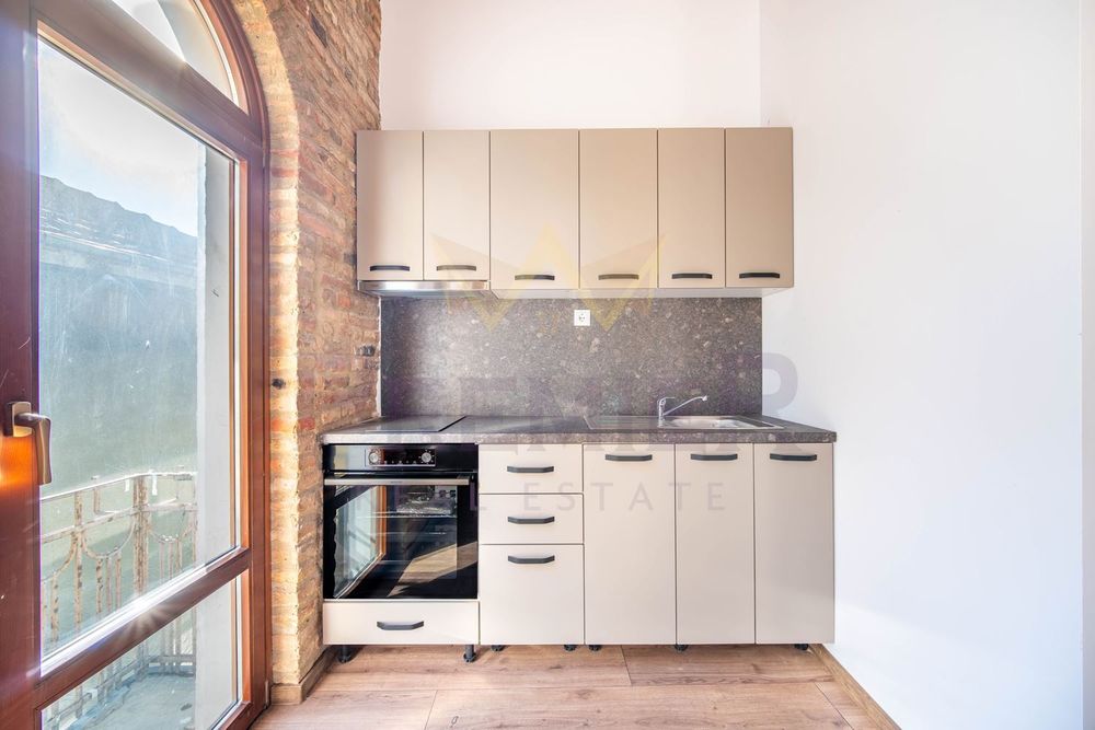 Продава се Четиристаен апартамент в Варна, Център - 214 кв.м за 2477 €/кв.м - Снимка #11