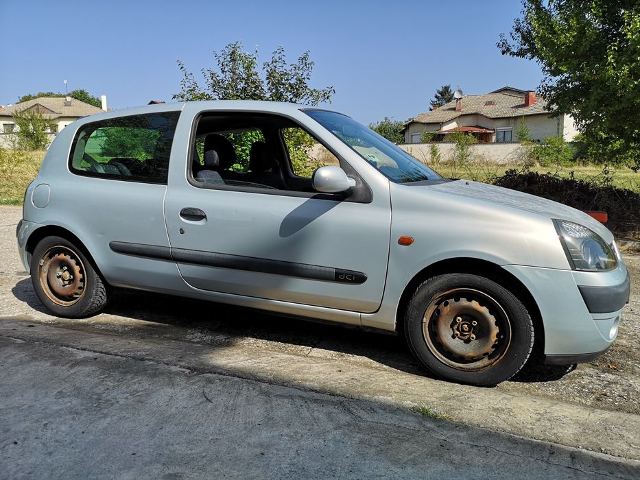 Продавам Рено Клио 1.5dci 65hp и 82 коня на части