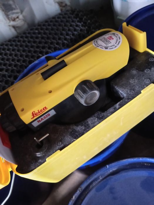 Продам нивелир лейка