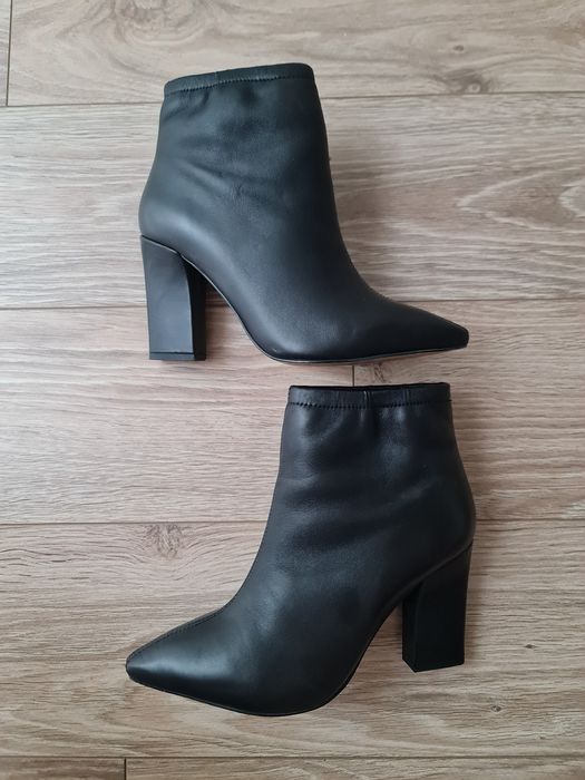 Ghete cu toc, marime 37