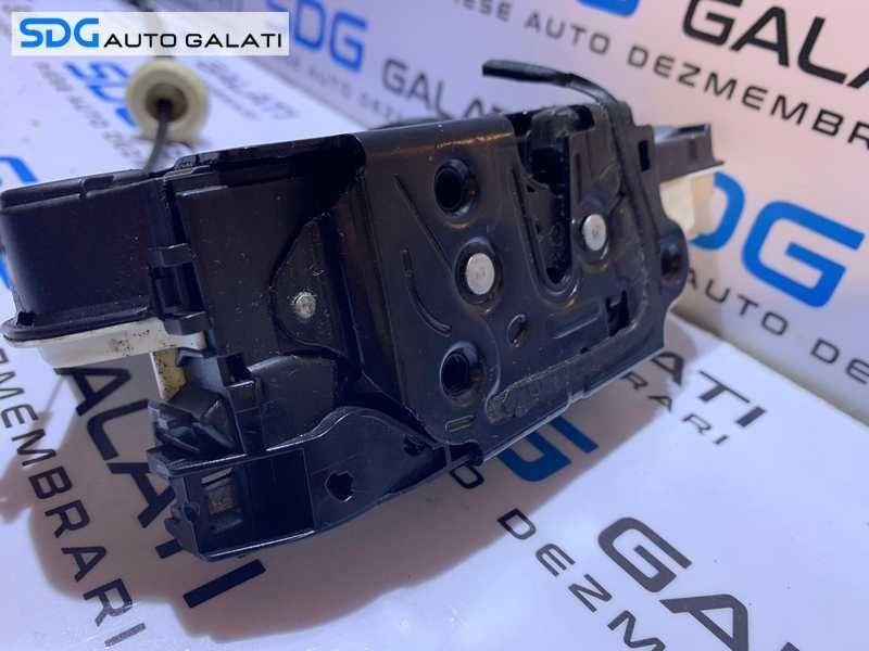 Broasca Incuietoare Usa Portiera Dreapta Fata cu 7 Pini Skoda Yeti 2010 - 2013 Cod 5K2837016 [V0474]