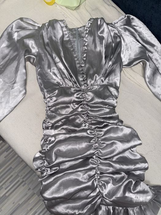 платье ОБТЯГ супер! Серебро