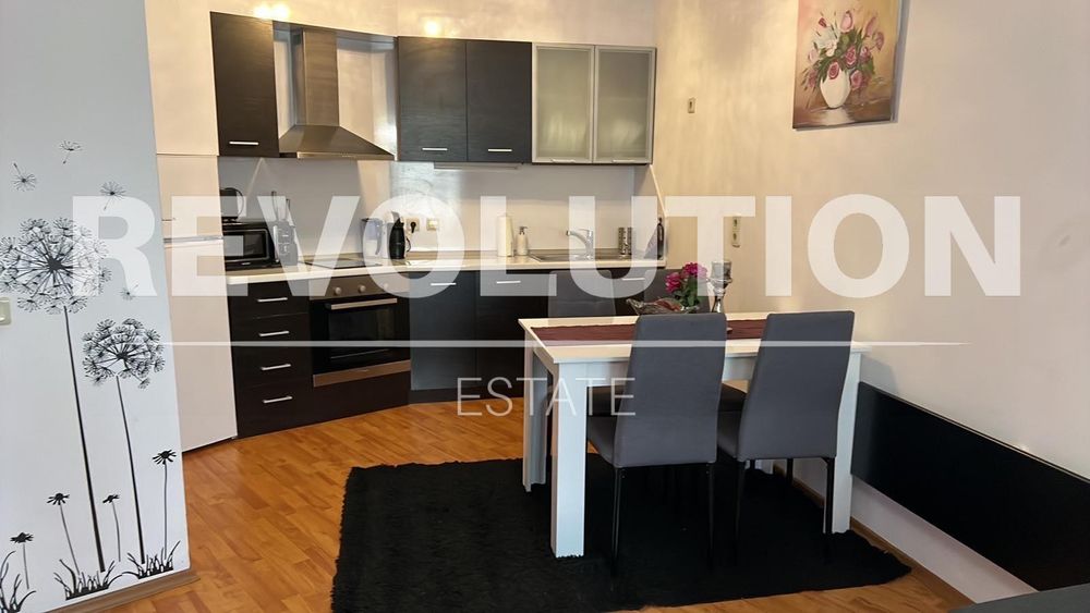 Двустаен апартамент в св. Константин и Елена!