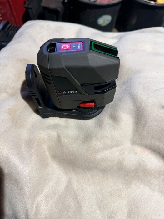 Laser profesional wurth cu lumina verde