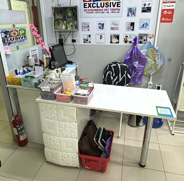 Продается торговые стеллажи полки