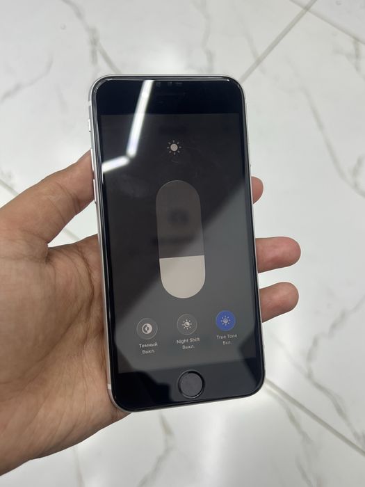 Iphone se 2020 64 gb ideal sostoyaniyada