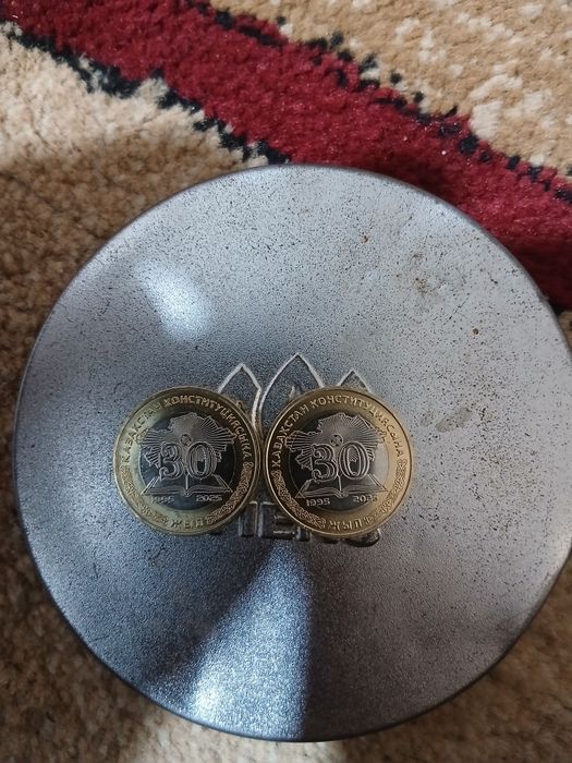 Монета сатылады 30жыл 100тенге  2шт