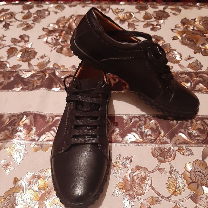 Кросовки привезённые с России,хорошего  качества