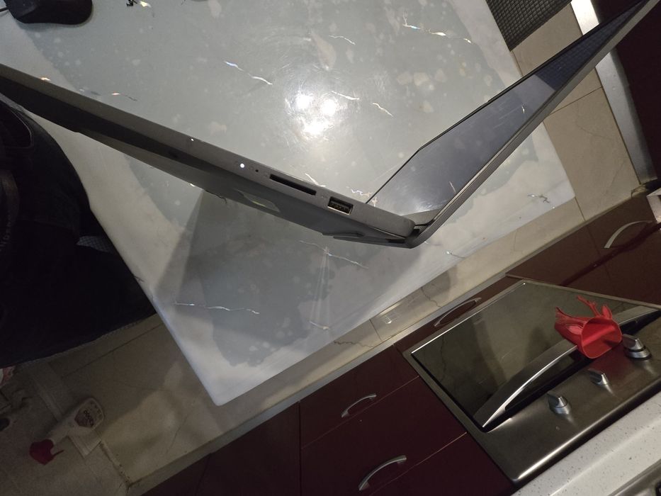 Laptop Lenovo, i3-1114G5, ram 12gb, ssd 256gb, bat 3h