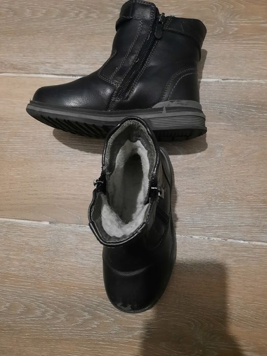Продам зимние сапоги на мальчика