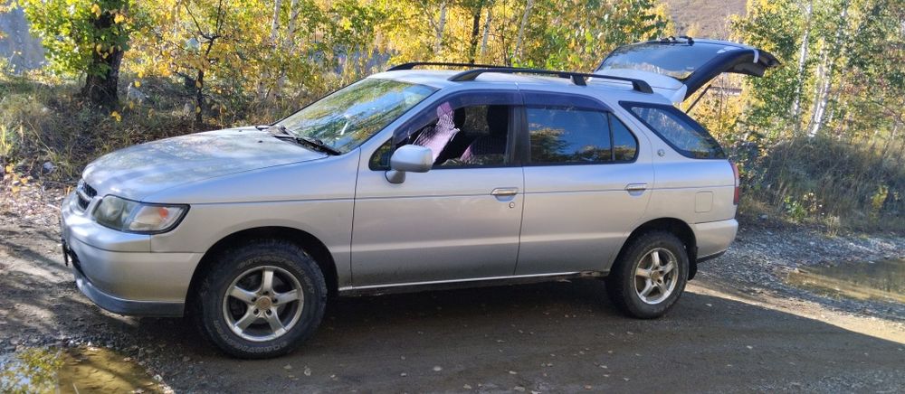 Продам Ниссан Рнессу