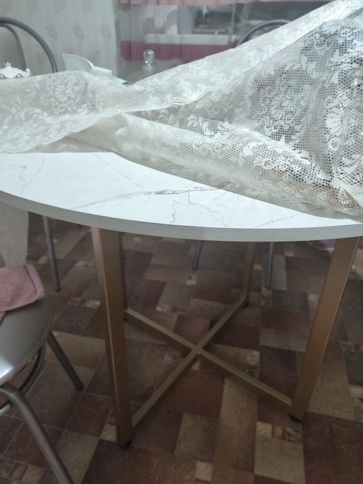 Продам кухон.стол.27000