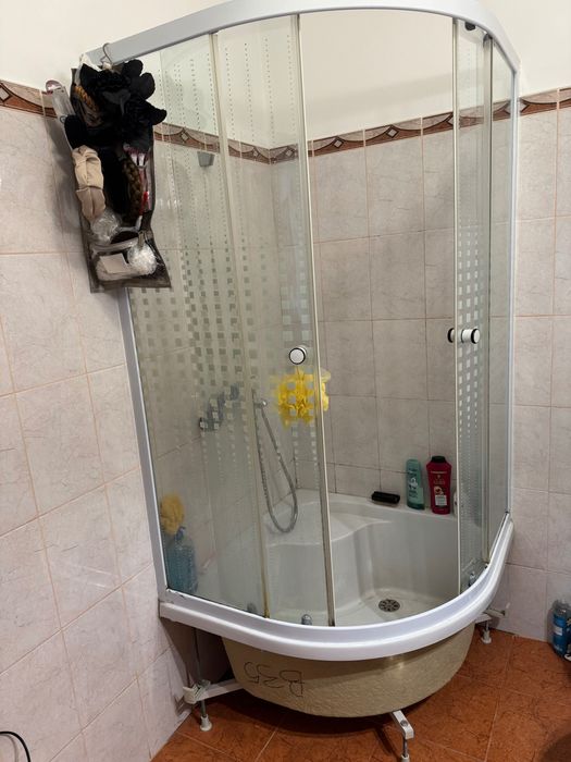 Vând cabină de duș