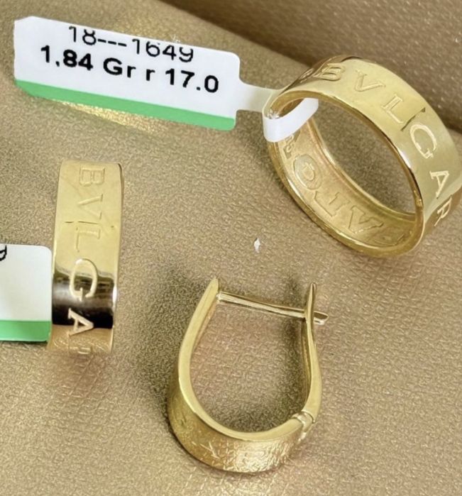 Продам комплект из золота