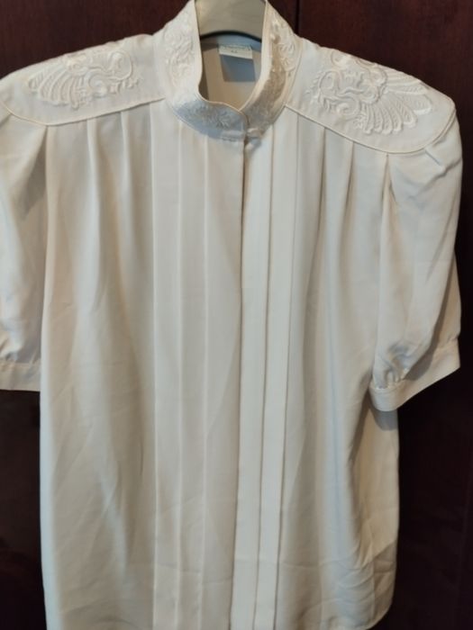 Блуза с бродерия