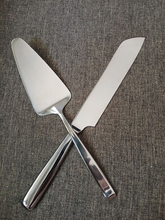 Елегантни прибори за торта