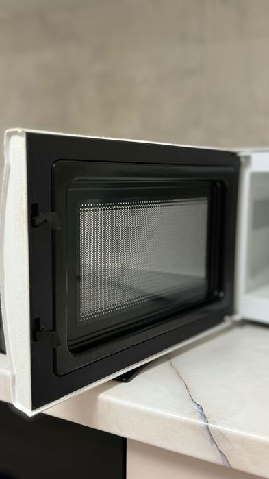 Продам микроволновую печь LG