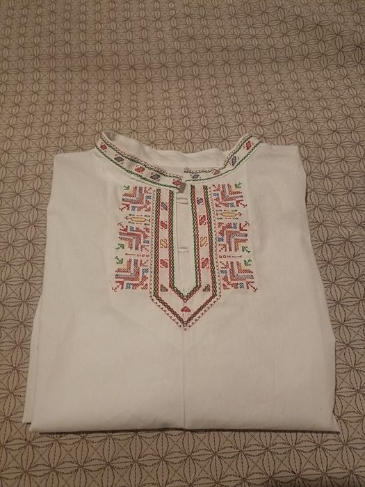 Бродирана риза със Старозагорски мотив