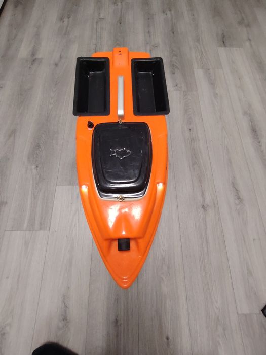 Vând bărcuța de momit