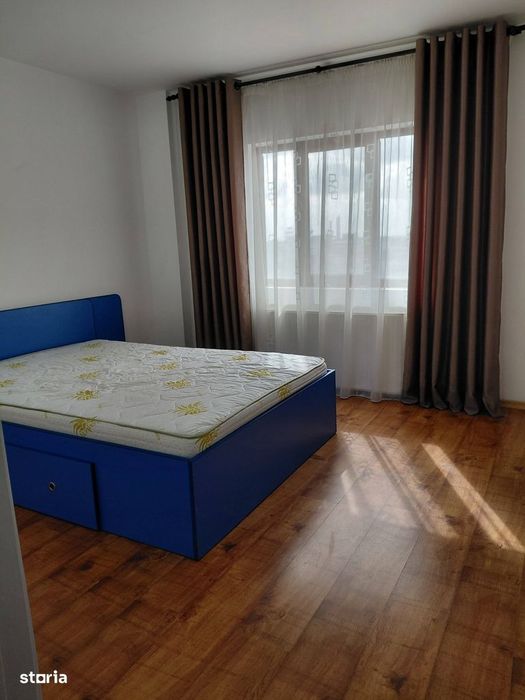 Apartament 3 camere, etaj 7, cu balcon
