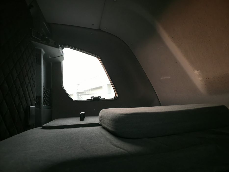 Renault Master cu lift 9 Europaleti an 2022