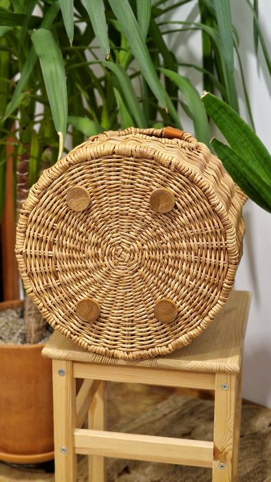 Домик для животных плетёный