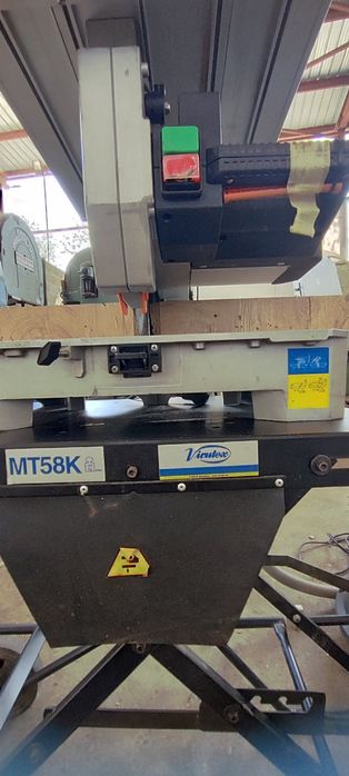 пендула със стойка и прахосмукачка