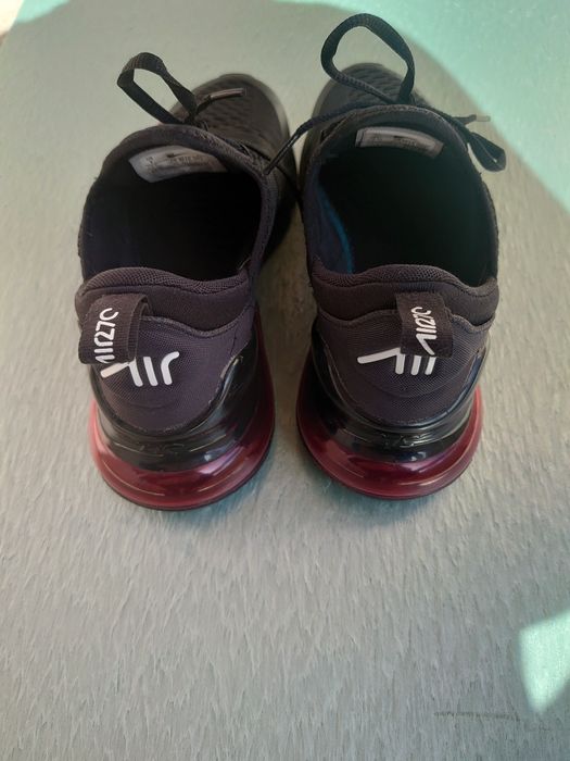 Маратонки NIKE 270