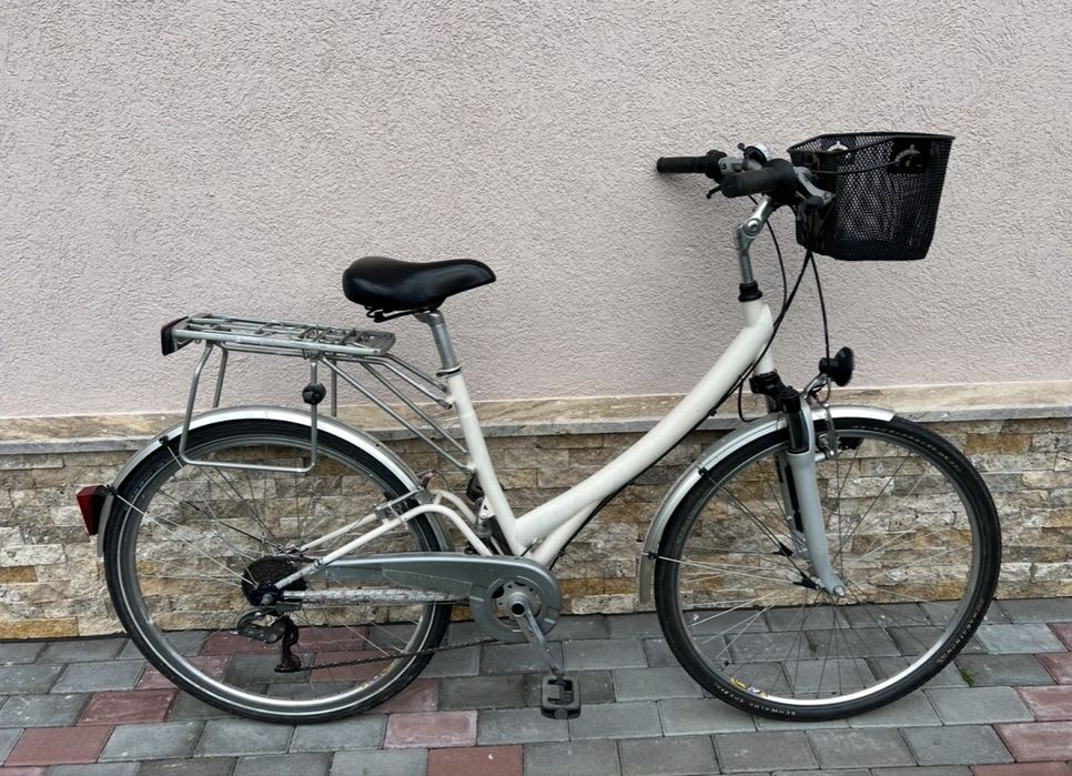 Biciclete, mai multe modele.