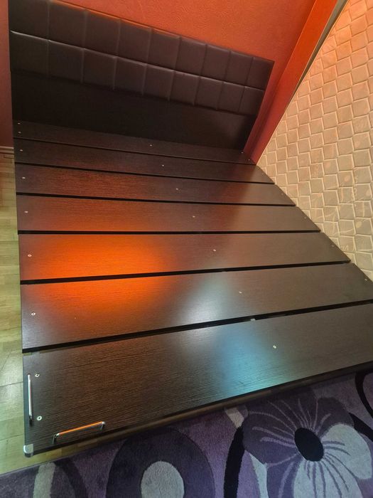 Vând pat cu saltea 180X200 cm