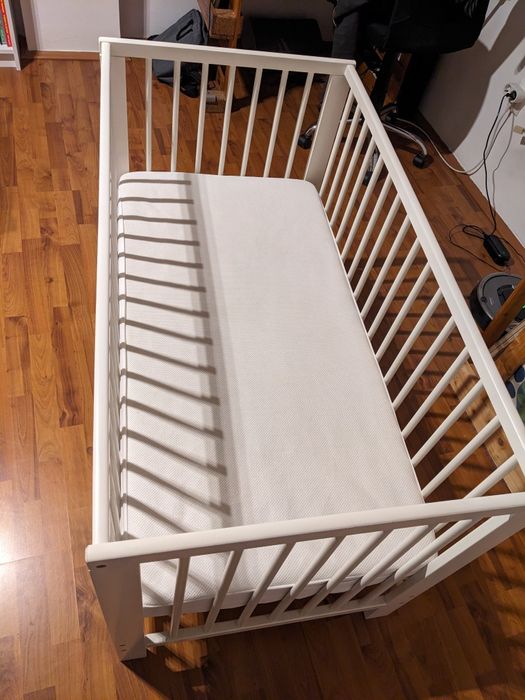 Pătuț bebe Ikea cu saltea cocos și protecție saltea