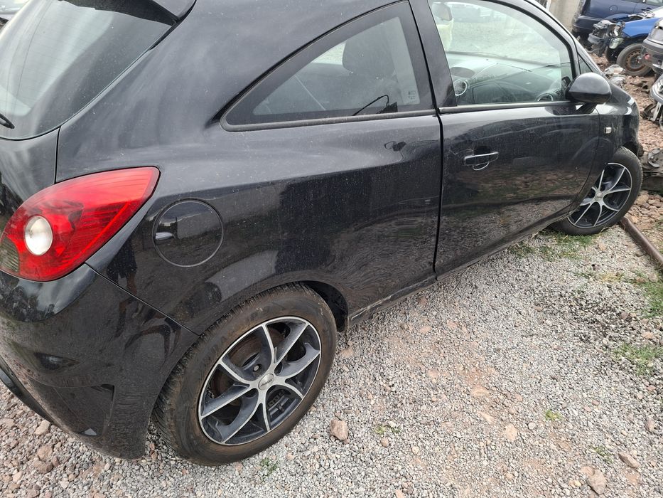 Опел корса Д 1.4 бензин На Части