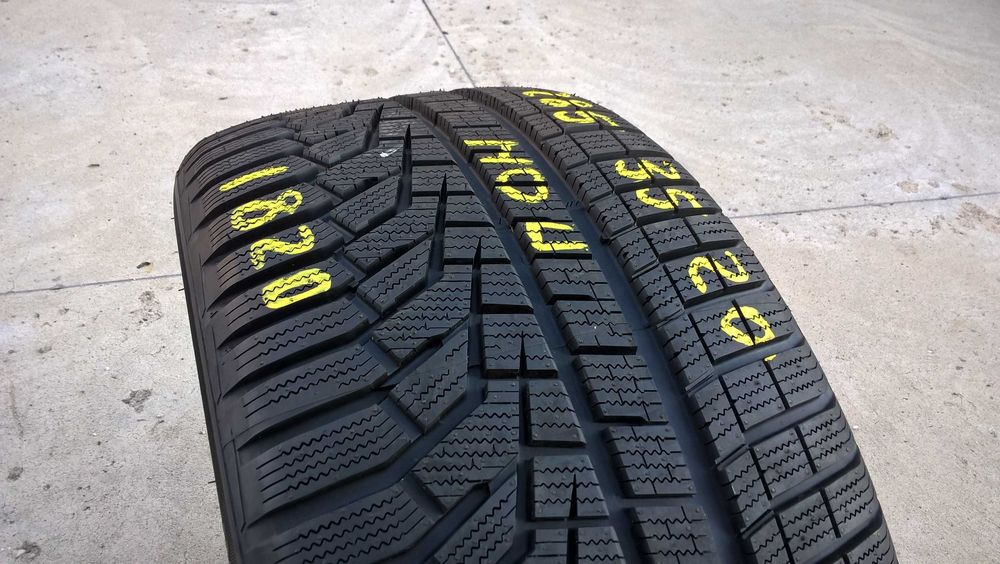 O anvelopa noua de iarna 285 35 20 hankook i cept evo 2 dot 2020
