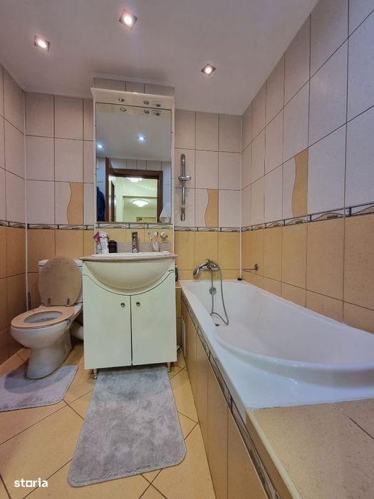 Apartament cu 4 camere de inchiriat in zona Vatra Luminoasa