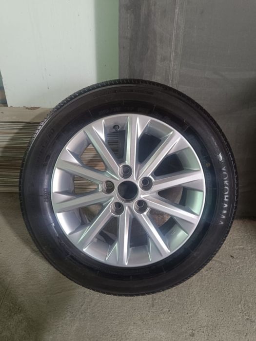 Запаска от Camry 50 ( Оригинал)