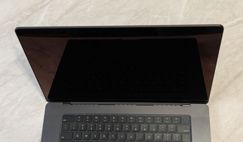 MacBook Pro 16 M3PRO 18/512 99%