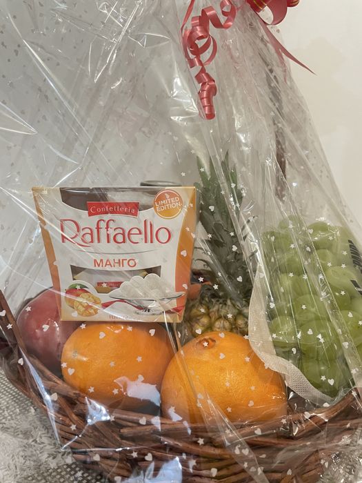 Корзина с фруктами