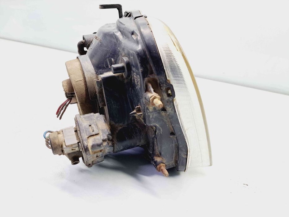 Far dreapta MITSUBISHI L200 Facelift [Fabr 2002-2006] OEM