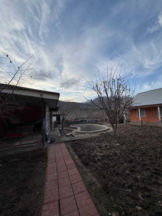 9 сотих ҳовли сотилади Хумсонда манзарали жойда жойлашганл