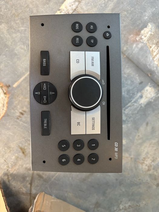 Radio/cd opel vivaro/renault traffic/nissan primaster