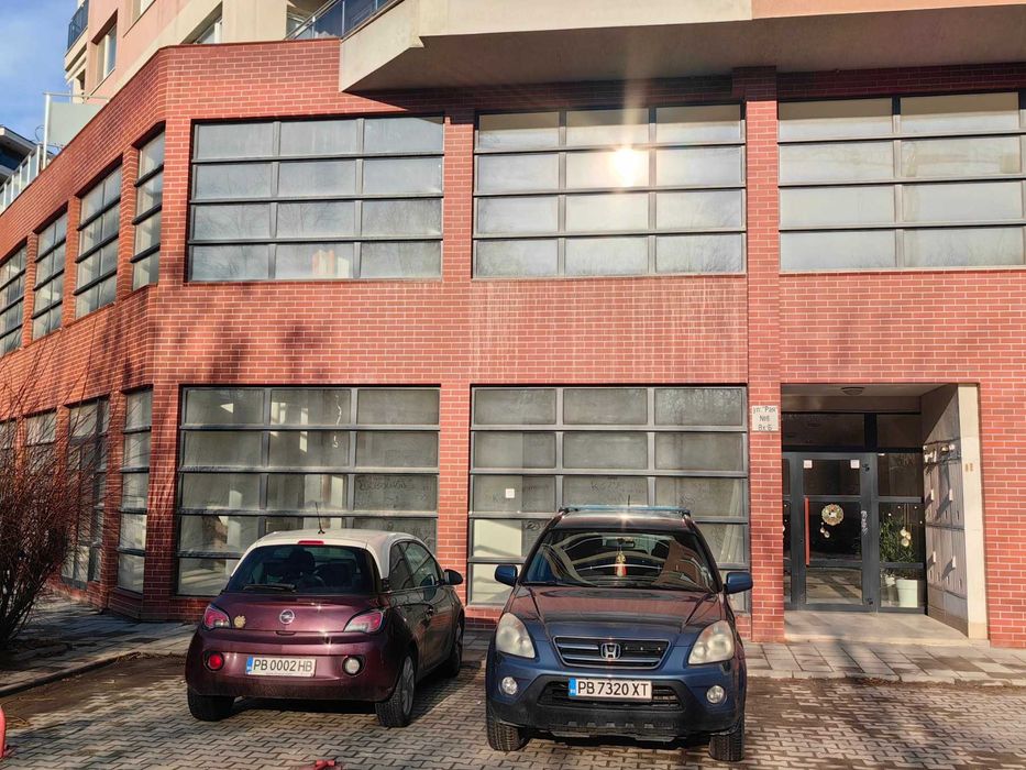 Ъглов бизнес имот магазин под наем на ул. Рая 6, Пловдив