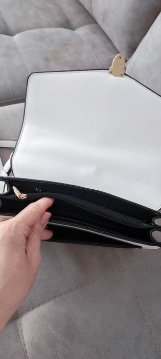 Geantă stil clasic-casual