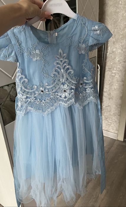 Продам платье для девочек